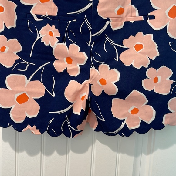 Super cute womens shorts with scalloped legs. Brand new. Never worn. - Picture 8 of 9